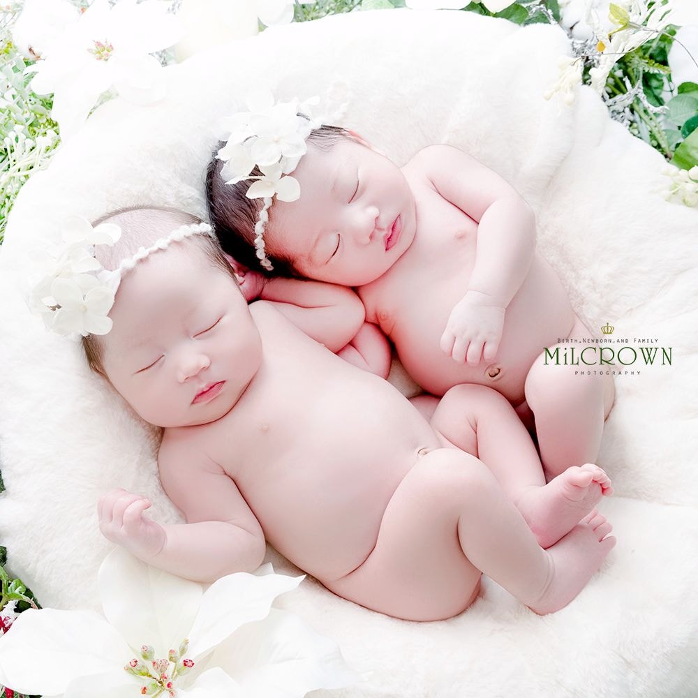 ミルクラウン　ニューボーンフォト　母と子